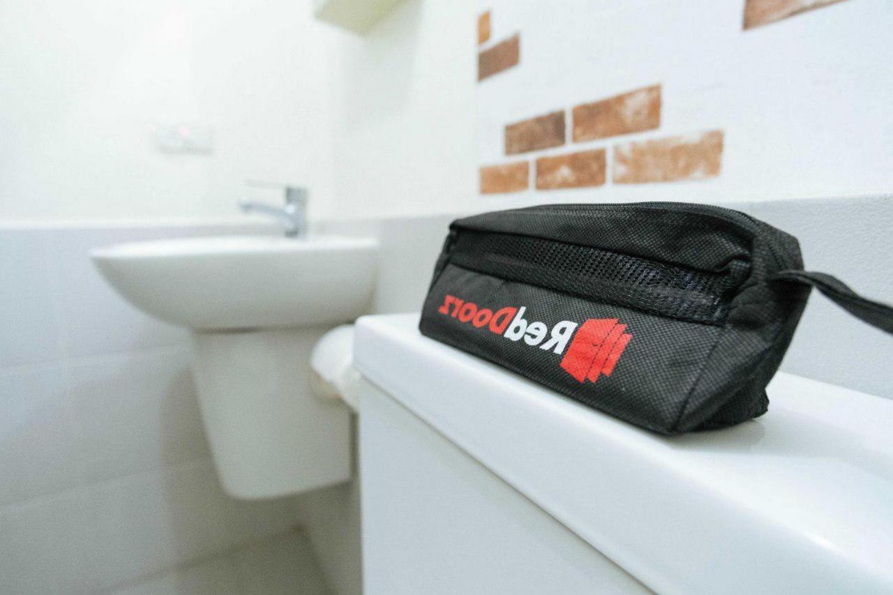 Reddoorz Plus Near Deli Park Mall Μεντάν Εξωτερικό φωτογραφία