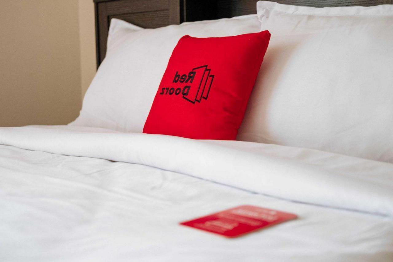 Reddoorz Plus Near Deli Park Mall Μεντάν Εξωτερικό φωτογραφία
